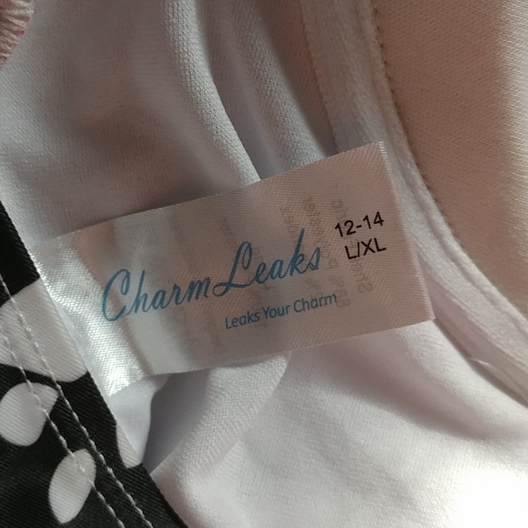 🌺🌸Bathing suit🌺🌸 - Picture 3 of 5